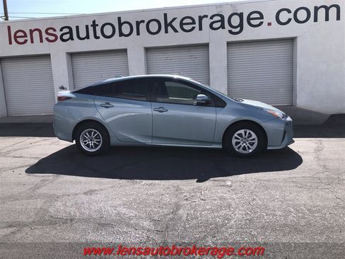 Used 2016 Toyota Prius Two FWD image 1