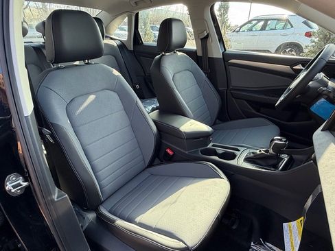 New 2025 Volkswagen Jetta SE image 12