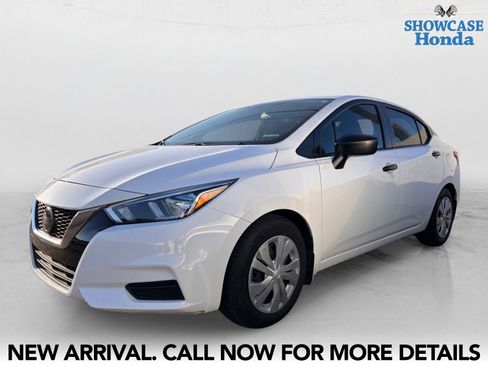 Used 2020 Nissan Versa S FWD image 2
