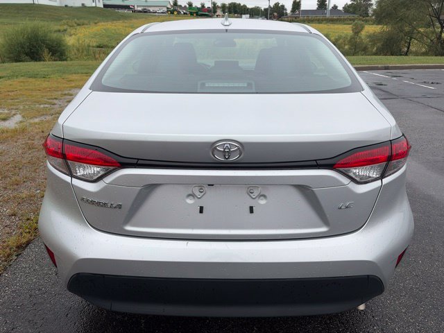 Used 2025 Toyota Corolla LE FWD image 5