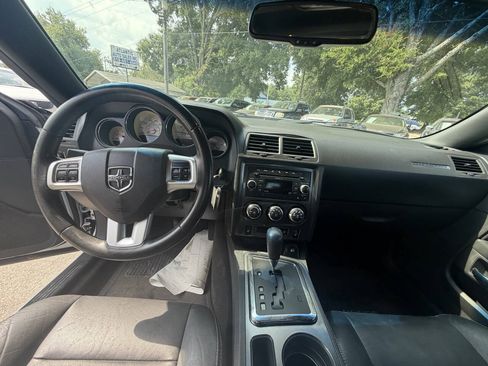 Used 2011 Dodge Challenger RWD image 19