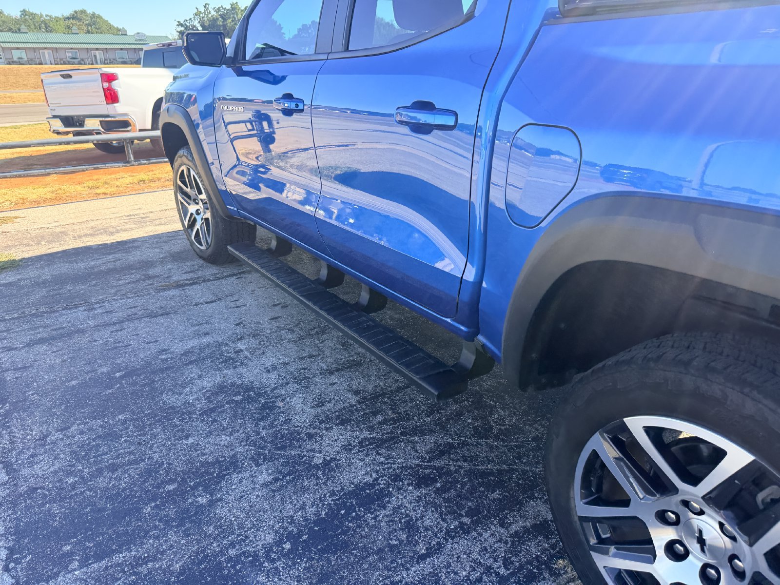 Used 2024 Chevrolet Colorado Z71 w/ Z71 Convenience Package 2 AWD/4WD image 9