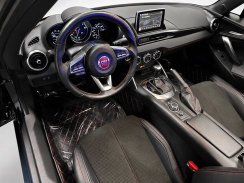 Used 2020 FIAT 124 Spider RWD image 9