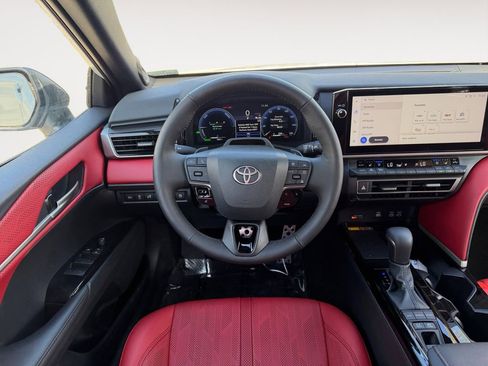 Used 2025 Toyota Camry XSE image 17