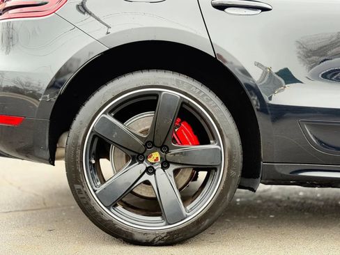 Used 2018 Porsche Macan Turbo image 3