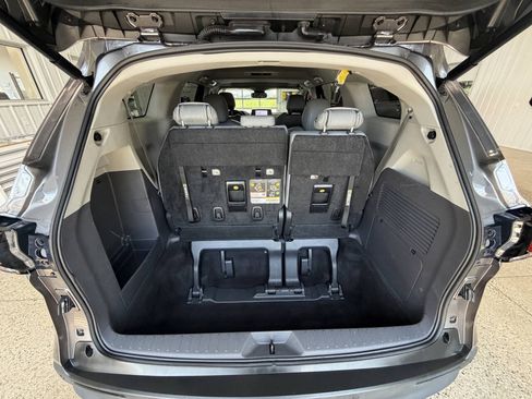 Used 2024 Toyota Sienna XLE AWD/4WD image 25