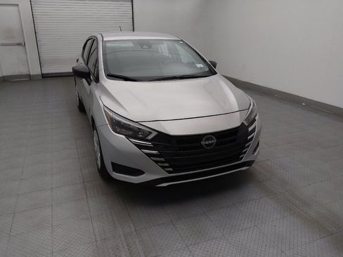 Used 2025 Nissan Versa S w/ Trunk Package image 14