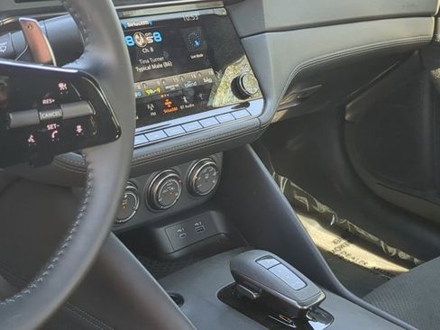 Certified 2025 Nissan Z Performance w/ Floor Mat Package RWD image 17