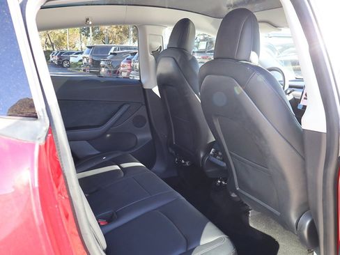 Used 2021 Tesla Model Y Long Range image 36