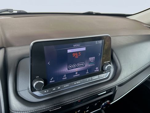 Used 2021 Nissan Rogue S image 19