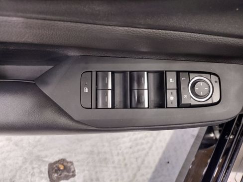Used 2024 Toyota Prius Prime FWD image 17