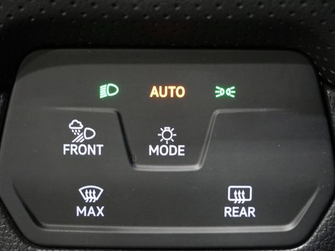 Used 2026 Volkswagen Atlas Cross Sport SE FWD image 14