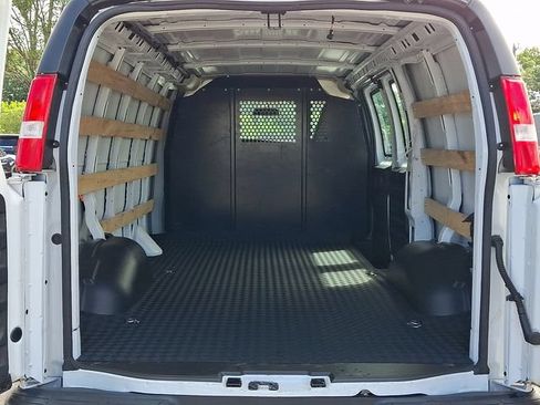 Used 2025 GMC Savana 2500 w/ Driver Convenience Package RWD image 31