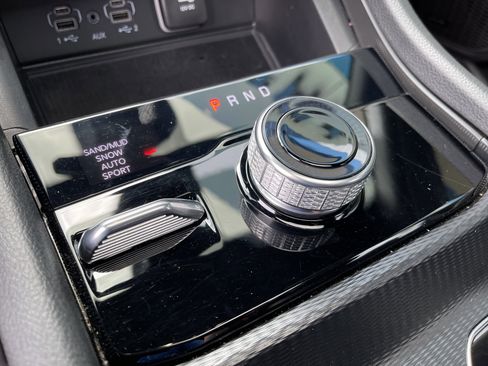 Used 2024 Jeep Grand Cherokee Limited w/ Luxury Tech Group II image 33