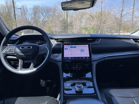 Used 2024 Jeep Grand Cherokee L Limited w/ Luxury Tech Group II image 28