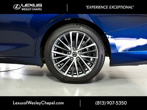 Used 2022 Lexus ES 350 w/ Premium Package image 11