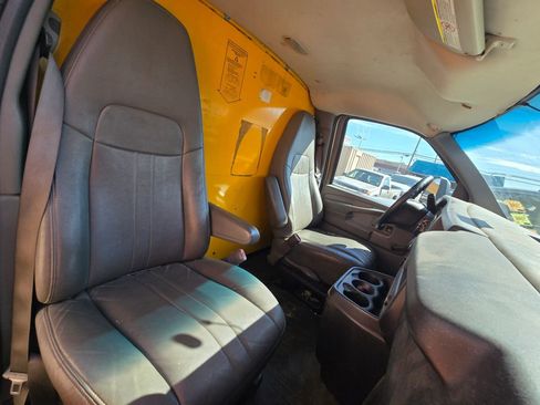 Used 2012 GMC Savana 3500 image 12