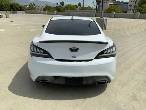 Used 2016 Hyundai Genesis Coupe 3.8 RWD image 10