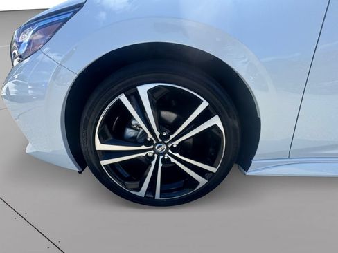 Used 2022 Nissan Sentra SR w/ SR Premium Package FWD image 9