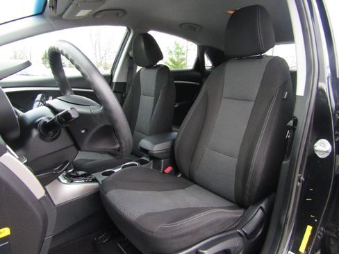 Used 2016 Hyundai Elantra GT image 12