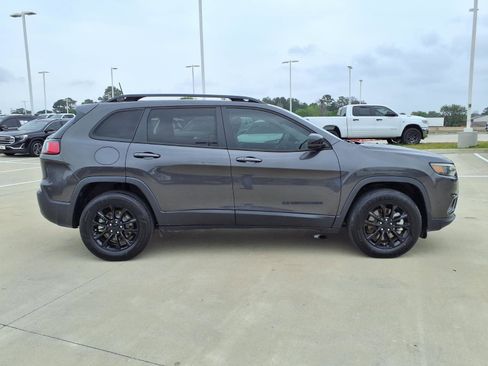 Used 2023 Jeep Cherokee Altitude Lux AWD/4WD image 5