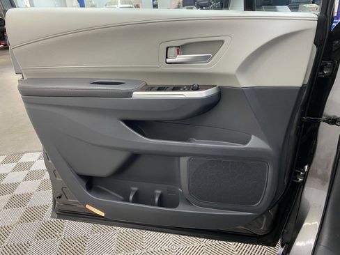 Used 2024 Toyota Sienna XLE image 23