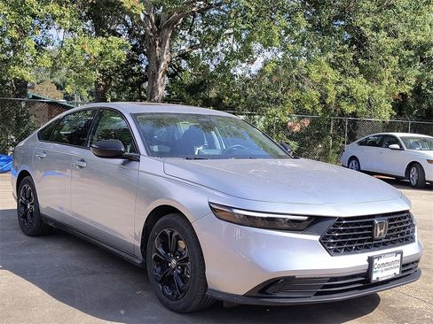 New 2025 Honda Accord SE image 5