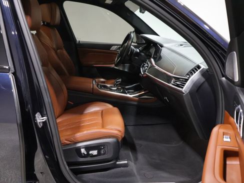Used 2021 BMW X7 M50i image 31