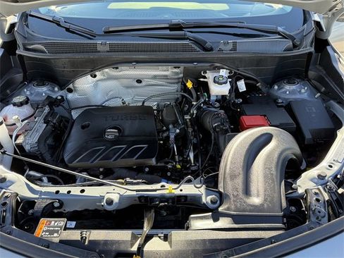 Used 2025 Buick Encore GX Avenir image 26