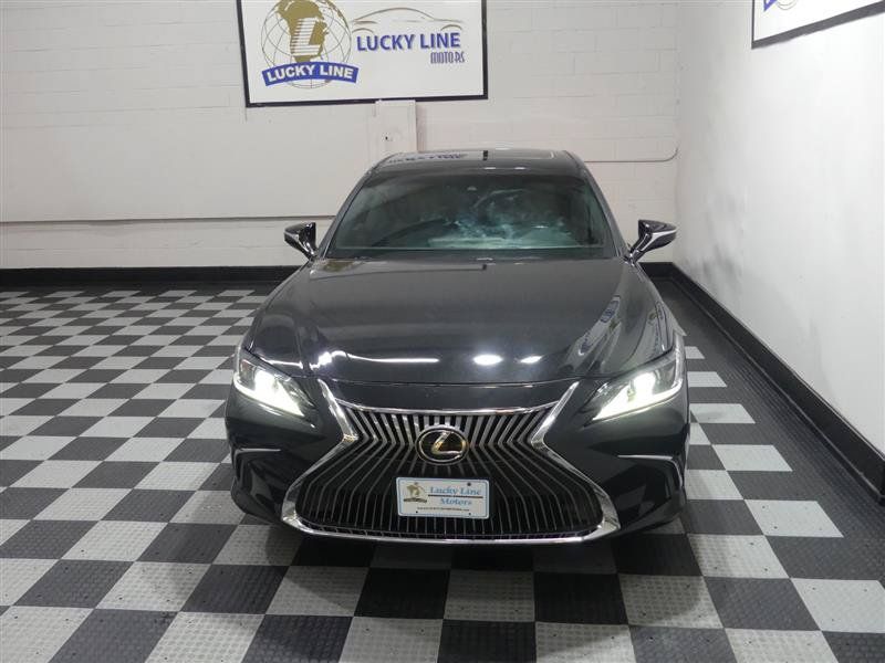 Used 2019 Lexus ES 350 w/ Premium Package FWD image 3