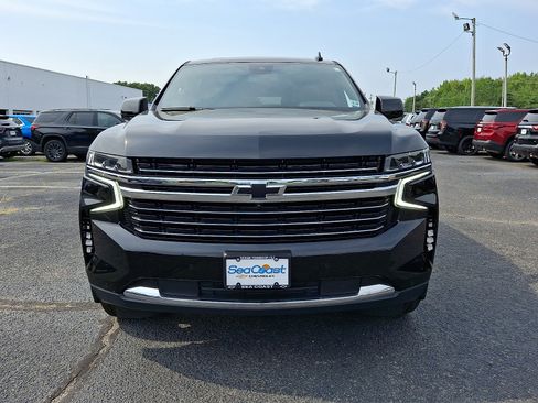 Used 2024 Chevrolet Suburban LT w/ Luxury Package AWD/4WD image 2