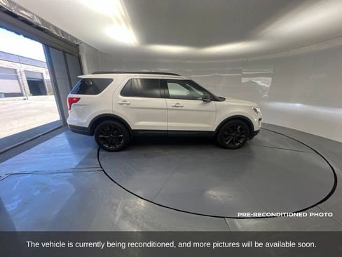 Used 2019 Ford Explorer XLT w/ Equipment Group 202A FWD image 7