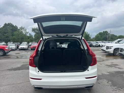 Used 2018 Volvo XC90 T6 Momentum w/ Momentum Plus Package AWD/4WD image 17