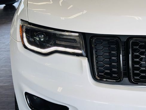 Used 2021 Jeep Grand Cherokee Laredo X AWD/4WD image 19