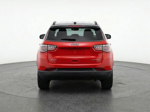 Used 2025 Jeep Compass Limited image 7