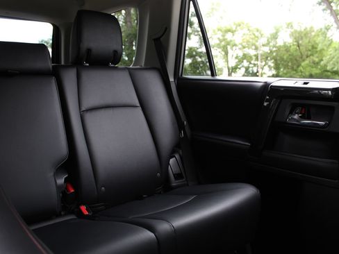 Used 2024 Toyota 4Runner TRD Off-Road Premium w/ Moonroof Package AWD/4WD image 15