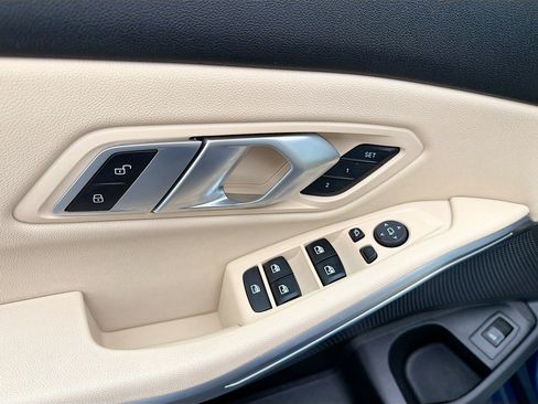 Used 2021 BMW 330i xDrive Sedan w/ Convenience Package image 8