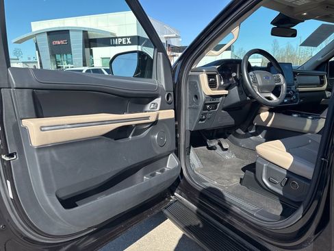 Used 2024 Ford Expedition Max Limited image 29