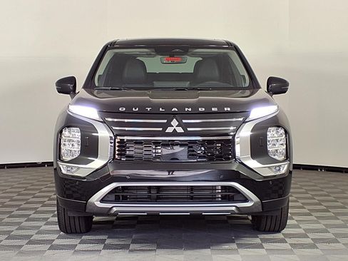 New 2026 Mitsubishi Outlander SE AWD/4WD image 2