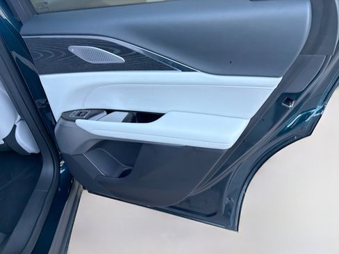 Used 2024 Cadillac Lyriq Sport image 30