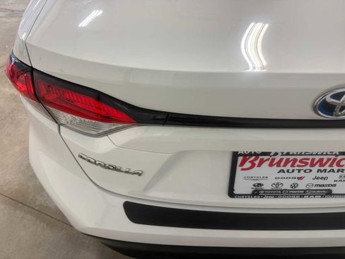 Certified 2023 Toyota Corolla LE w/ LE Premium Package FWD image 17