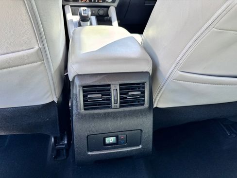 Used 2022 Mitsubishi Outlander SEL FWD image 16