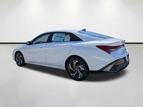 New 2026 Hyundai Elantra Limited FWD image 7