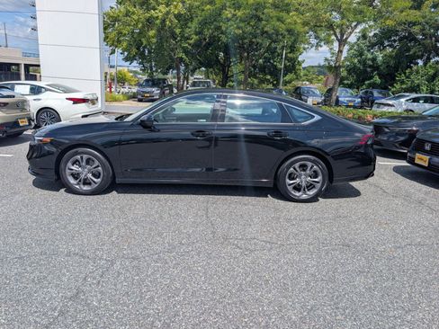 Used 2023 Honda Accord EX-L image 6