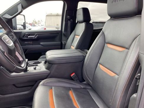 Certified 2025 GMC Sierra 1500 AT4 w/ Technology Package AWD/4WD image 16