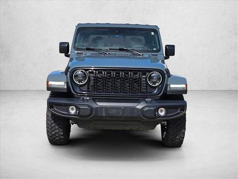 Used 2024 Jeep Gladiator Sport AWD/4WD image 2
