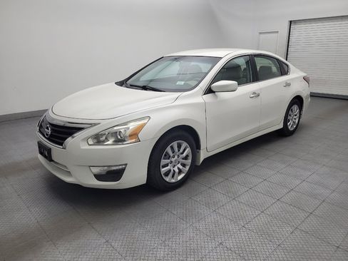 Used 2015 Nissan Altima 2.5 S w/ Power Driver Seat Package FWD image 2