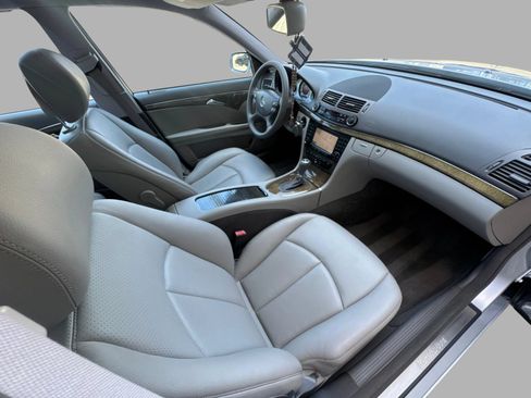 Used 2008 Mercedes-Benz E 350 Sedan image 40
