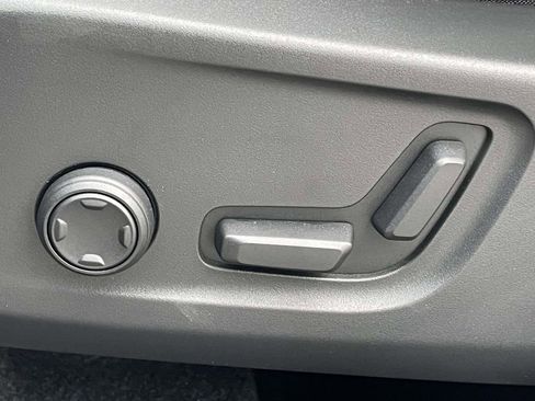 New 2026 Volvo XC40 B5 Ultra w/ Protection Package Premier image 7