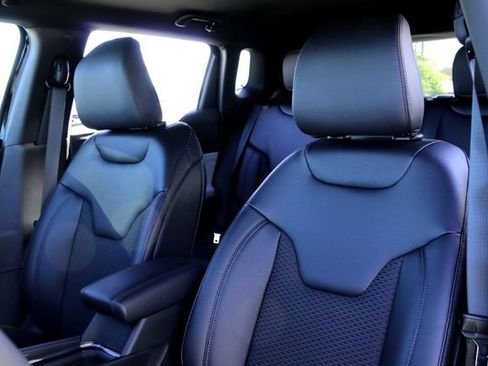 New 2026 Jeep Compass Latitude image 10